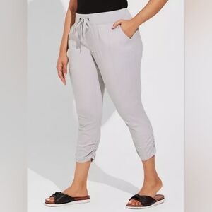 Torrid Crop Pull-On Skinny Stretch Poplin Mid-Rise Pant-Twilight Mauve